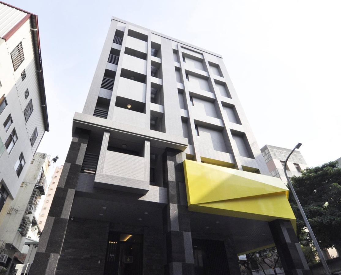 Feng Jia 25 Hotel Taichung Bagian luar foto